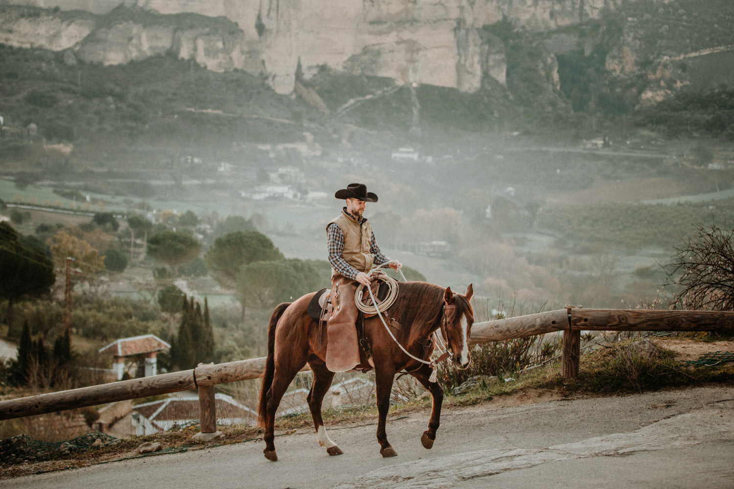 Pferdefotografin Pferdeshooting Pferdefotos Pferdefotografie Workshop Coaching Kurs Bildbearbeitung Photoshop Lightroom Schweiz Tabitha Roth Andalusien Fototour Spanien